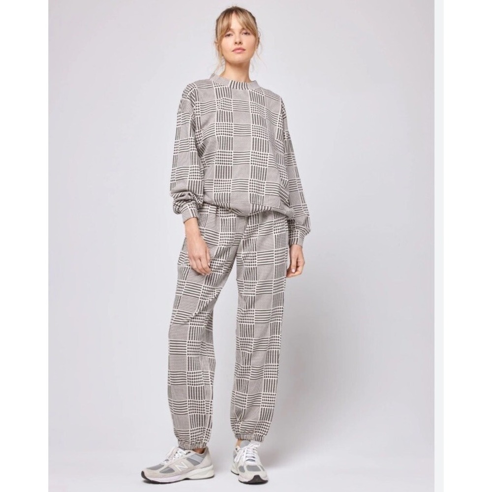 L * Space Womens Printed Sprinter Pants & Sweatshirt‎ Set Size Small $275